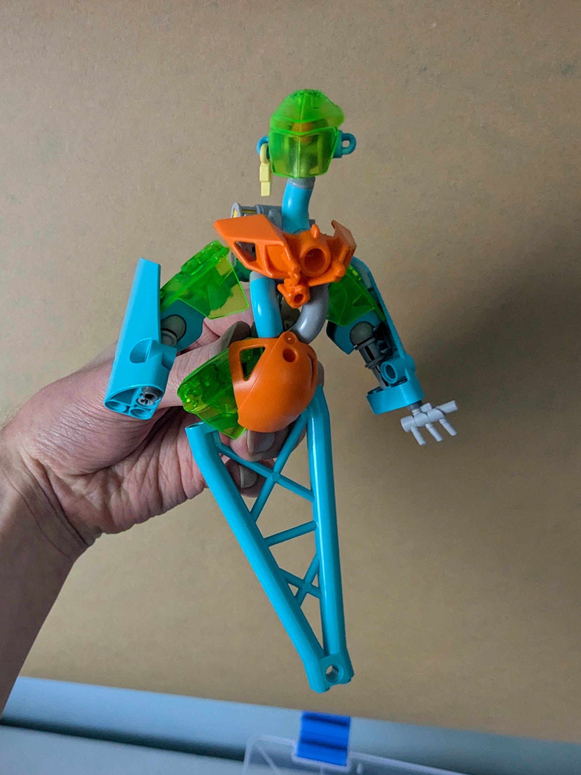 Figure with azure triangular girder in place of legs